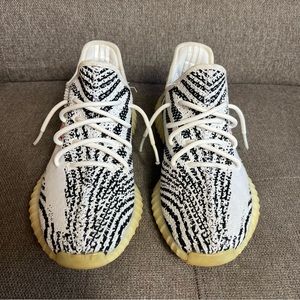 Yeezy Boost 350 V2 Zebra size 9.5 men used